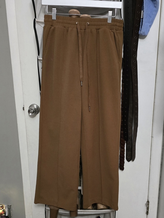 One By Chapter One Pants - Wide-Leg Drawstring Sweatpants in Brown for Women